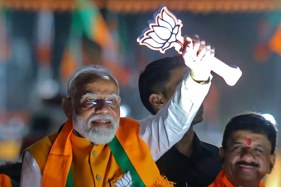 கர்நாடகாவின் பெலகாவி உள்ளிட்ட பகுதிகளில் பாஜக வேட்பாளர்களுக்கு ஆதரவாக பிரதமர் மோடி ஞாயிற்றுக்கிழமை வாக்கு சேகரிப்பில் ஈடுபட்டார்.