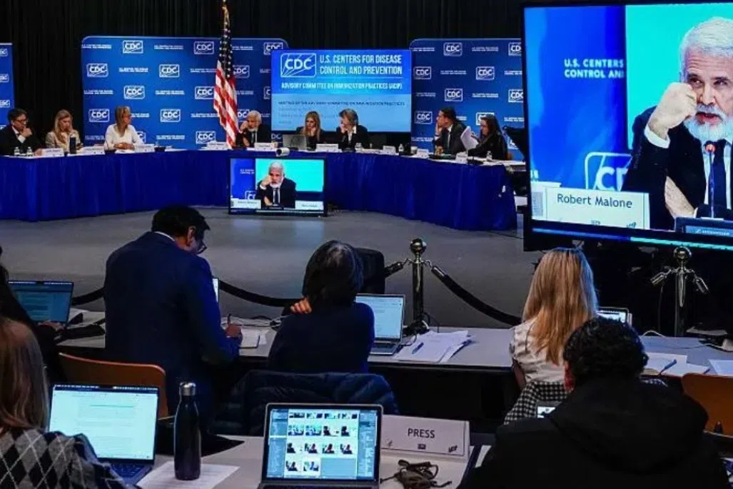 பச்சிளங் குழந்தைகளுக்குப் போடப்படும் ‘ஹெபடைடிஸ் பி’ தடுப்பூசியை நிறுத்தப் பரிந்துரை