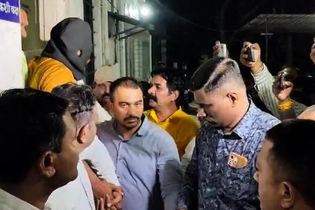 நீட் வினாத்தாள் கசிவு: சகோதரர்கள் உட்பட 15 பேர் கைது