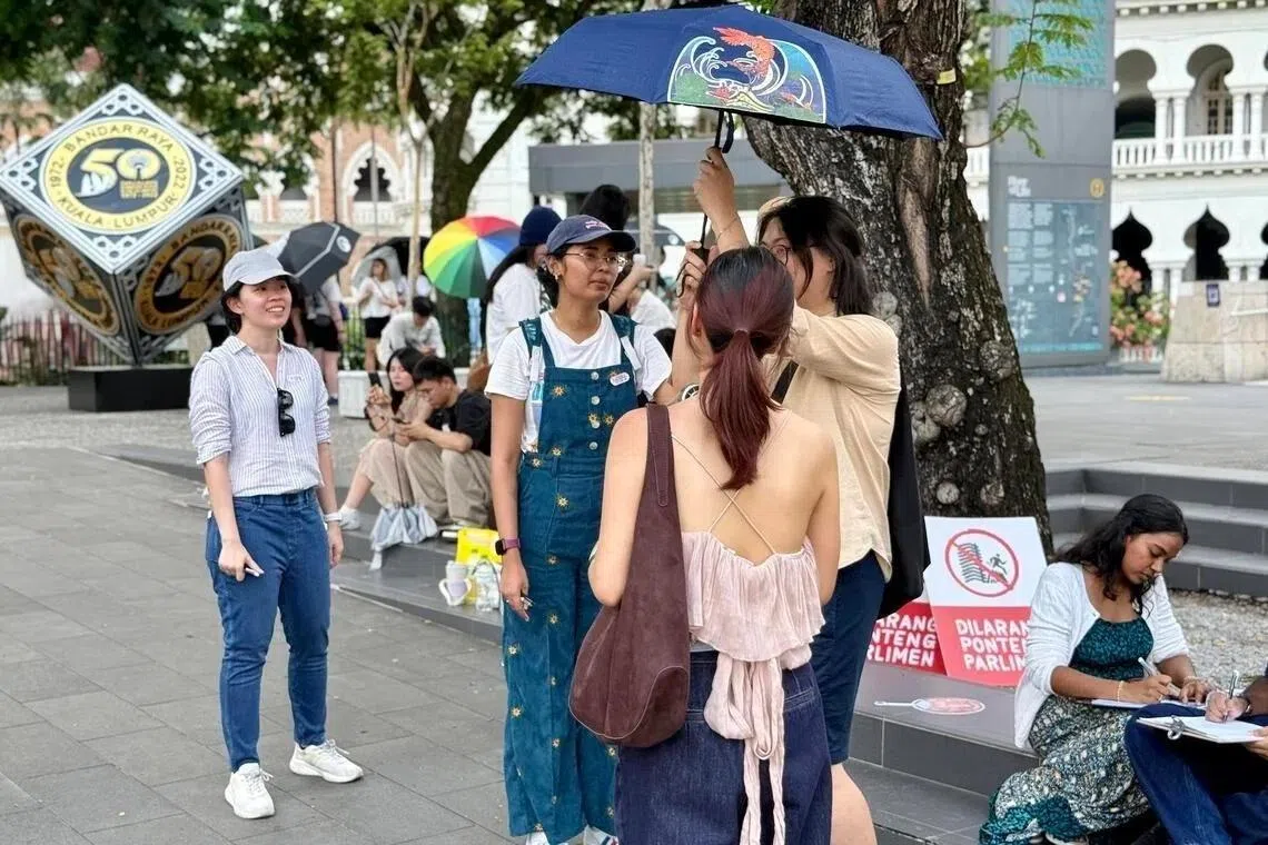 நாடாளுமன்ற உறுப்பினர்களின் வருகையை ஊக்குவிக்க கையெழுத்து இயக்கம் தொடங்கிய மலேசிய ஆர்வலர்