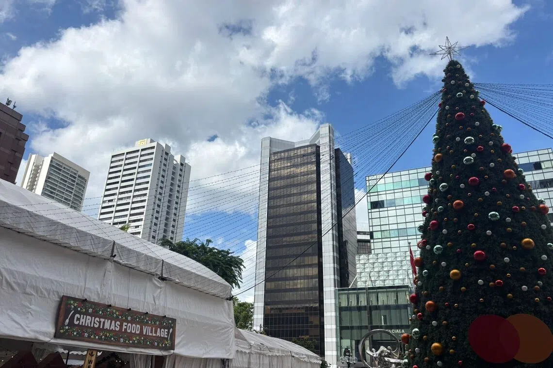 கடைசி நிமிடப் பரபரப்புக்கு இடையிலும்  குறையாத கிறிஸ்துமஸ் குதூகலம் 