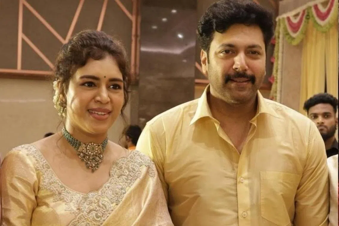 ரவி மோகனுடன் கைகோர்த்து வந்த விவகாரம்: என்மீது பழி சுமத்தாதீர்கள்: கெனிஷா 