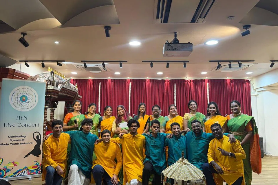 நிகழ்ச்சியைப் படைத்த இந்து இளையர் கட்டமைப்பு உறுப்பினர்கள். 