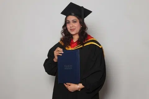  மாணவி லோகீதா பிரதீப். 