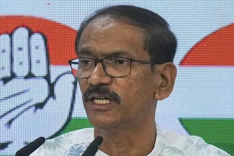  கிரிஷ் சோடங்கர்.