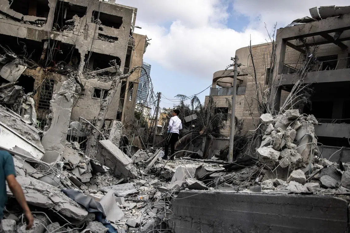 ஈரானிலிருந்து தரைவழியாக இந்தியர்கள் வெளியேற அனுமதி