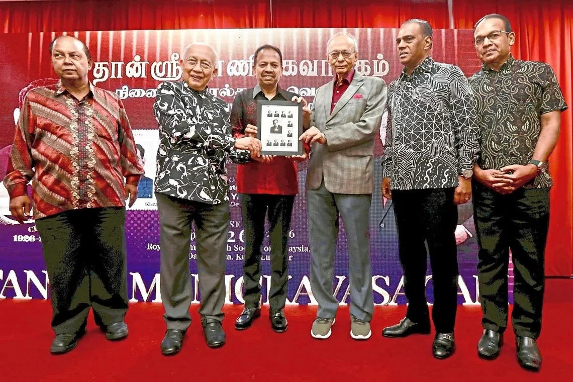 மஇகா முன்னாள் தலைவர் மாணிக்கவாசகம் நூற்றாண்டு விழா: சிறப்பு அஞ்சல்தலை வெளியீடு