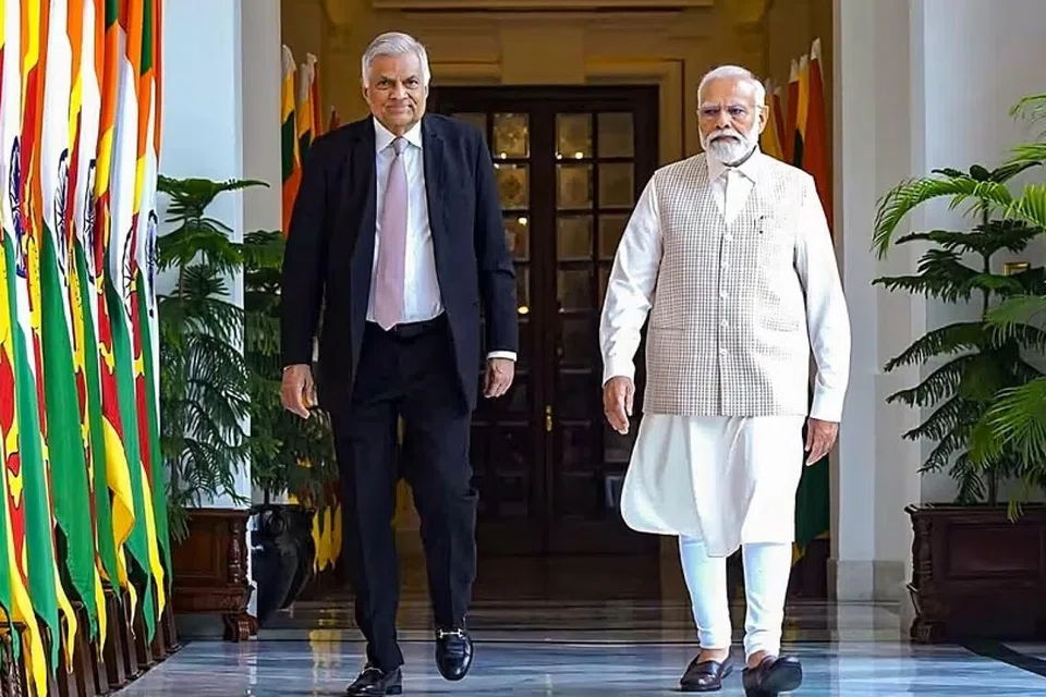 இலங்கை கடும் பொருளியல் நெருக்கடியில் சிக்கித் தவித்தபோது அந்நாட்டுக்கு உதவிய இந்தியாவுக்கு இலங்கை அதிபர் ரணில் வருகை அளித்தார். அவரை வரவேற்று பிரதமர் மோடி சிறப்பித்தார். அதிபர் ரணில் புதுடெல்லியில் இந்தியப் பிரதமருடன் பேச்சு நடத்தினார். இருநாடுகளிடையே முக்கிய ஒப்பந்தங்கள் இரு தலைவர்கள் முன்னிலையில் கையெழுத்தாயின. 