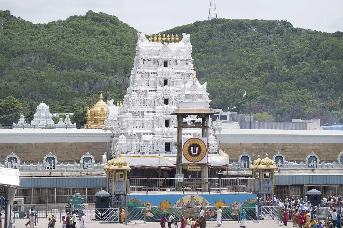 திருப்பதி இலவச தரிசனம்: 20 மணி நேரத்திற்கு மேல் காத்திருந்த பக்தர்கள்