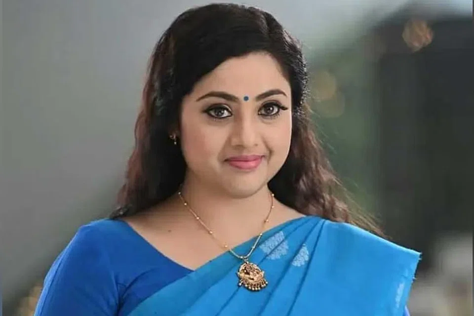 மீனா.
