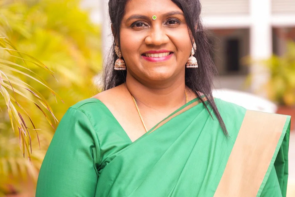 ஆசிரியர் திருவாட்டி ஜெயசுதா விஜய குமாரன்.
