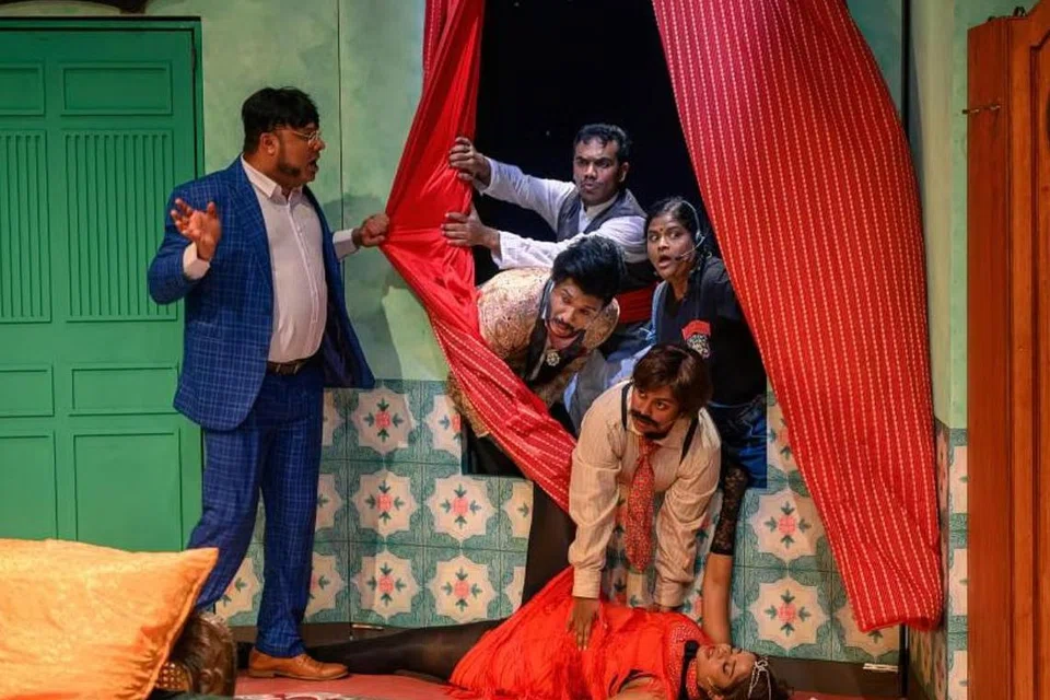 ‘பச்ச பங்களா, ரெட்ட கொலடா!’ நாடகத்தில் ஒரு காட்சி.