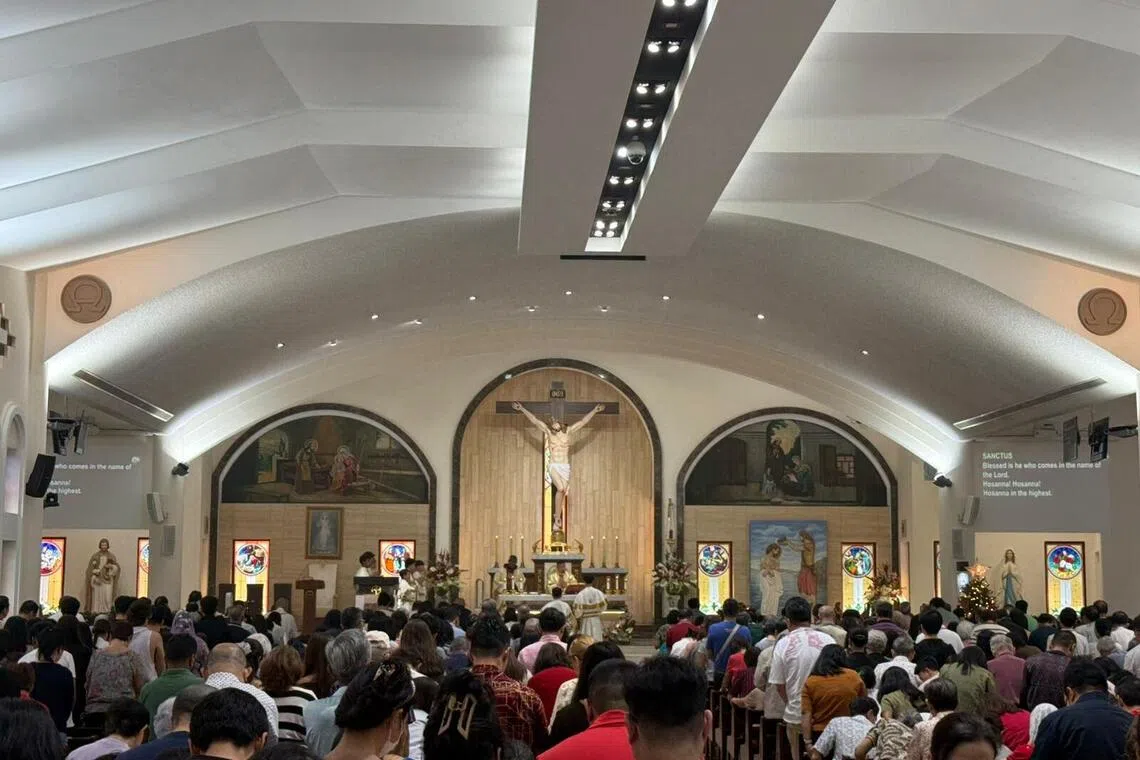 நம்பிக்கையின் ஒளியில் செயின்ட் ஜோசஃப் தேவாலய  கிறிஸ்துமஸ் கொண்டாட்டம்