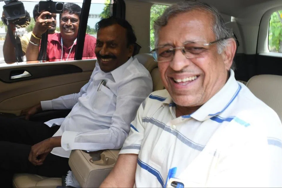 ராமதாசுடனான சந்திப்புக்குப் பின்னர் சைதை துரைசாமி, துக்ளக் குருமூர்த்தி.