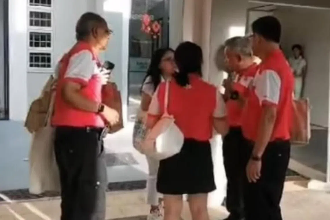 எதிர்க்கட்சியுடன் மோதல்: காணொளியை வெளியிட்ட மசெக தொண்டர்