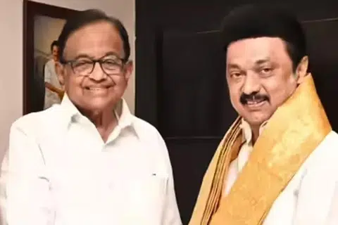 திமுகவுடனான தொகுதிப் பங்கீடு குறித்து பேச்சுவார்த்தை நடத்த முன்னாள் மத்திய நிதியமைச்சர் ப.சிதம்பரம் நியமிக்கப்பட்டுள்ளார்.