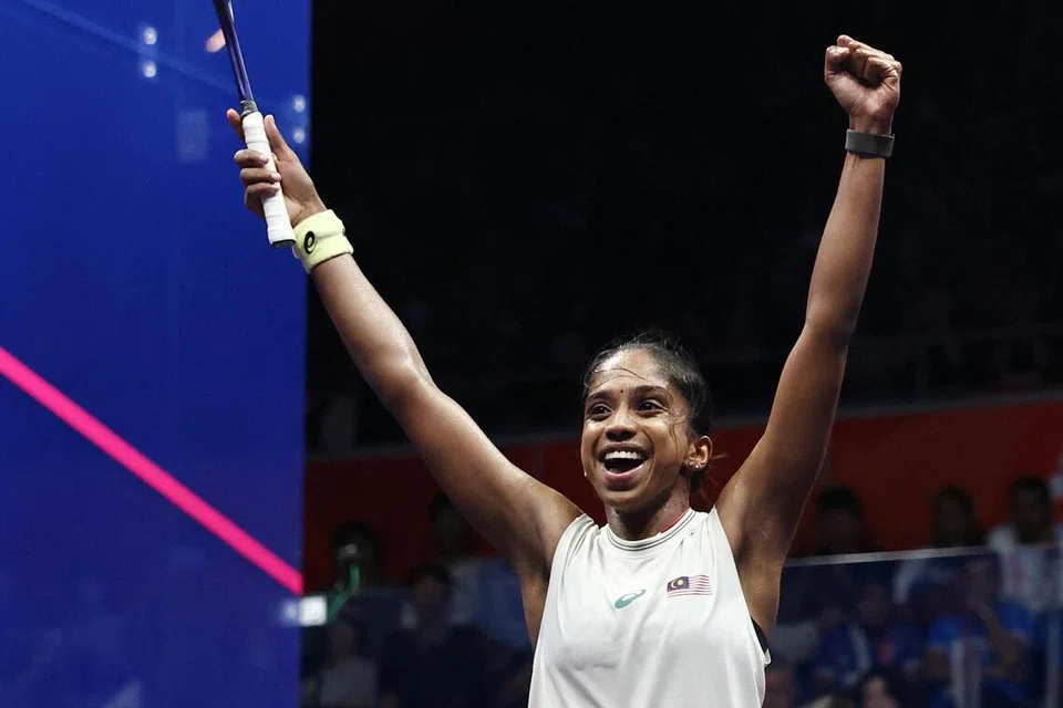 ‘ஸ்குவாஷ்’ போட்டியில் தங்கம் வென்ற மலேசியாவின் சிவசங்கரி சுப்ரமணியம்.