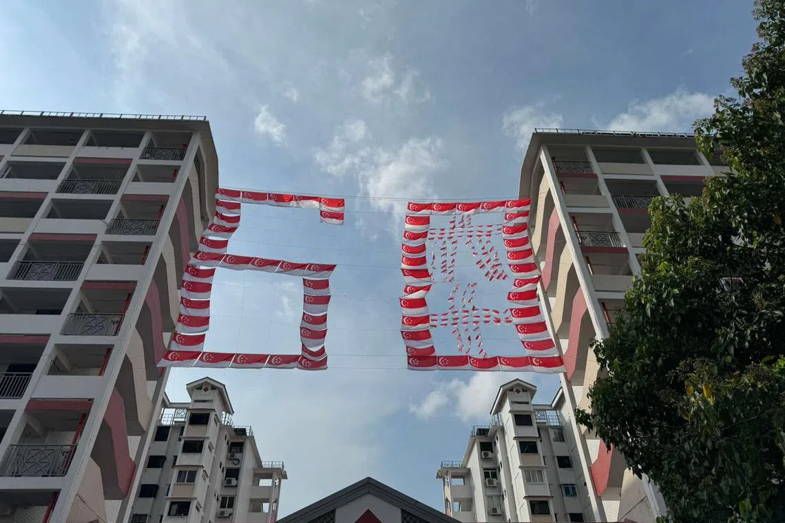 60 ஆண்டு பயணத்தைக் கொண்டாடும் தேசிய தின அலங்காரங்கள்