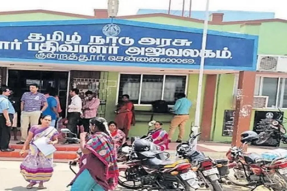 பல்வேறு தரப்பினர் சந்தை மதிப்புக்கு ஏற்ப நிலங்களின் வழிகாட்டி மதிப்பை உயர்த்த வலியுறுத்தி வந்தனர்.