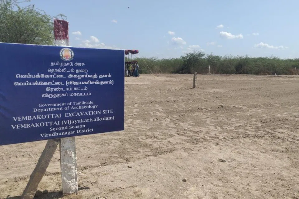 வெம்பக்கோட்டையில் அகழாய்வுப் பணிக்கான அறிவிப்புப் பலகை.