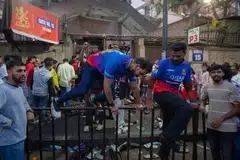 விராத் கோஹ்லி சமூக ஊடகங்கள் மூலம் ரசிகர்கள் அந்த நிகழ்ச்சியில் பங்கேற்க அழைப்பு விடுத்தார்.