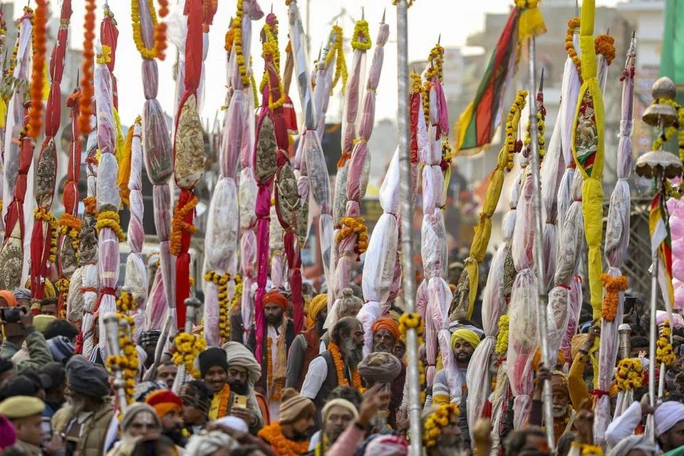 உ.பி.யில் நடைபெறும் கும்பமேளாவைக் காண 40 கோடிக்கும் அதிகமானோர் வருகை தருவர் என்று எதிர்பார்க்கப்படுகிறது.