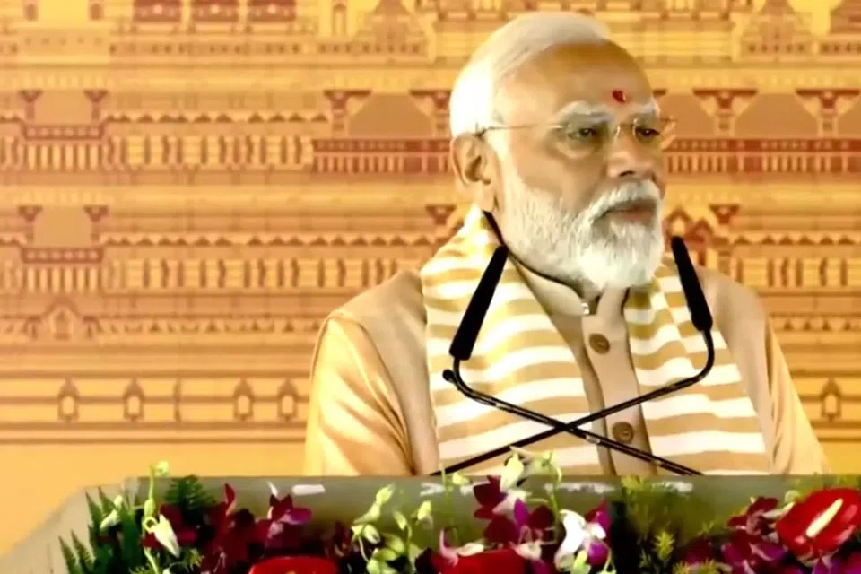 உத்தரப்பிரதேசத்தில் நடந்த விழாவில் கலந்துகொண்டு பேசிய பிரதமர் மோடி. 