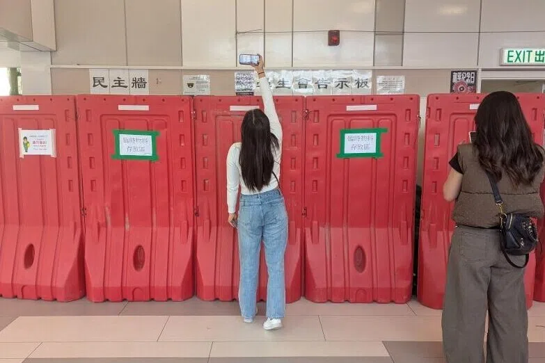 ஹாங்காங் தீச்சம்பவம்: நியாயம் கேட்ட மாணவர் சங்கத்துக்குத் தற்காலிகத் தடை 