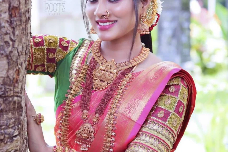 திவ்யா துரைசாமி. 