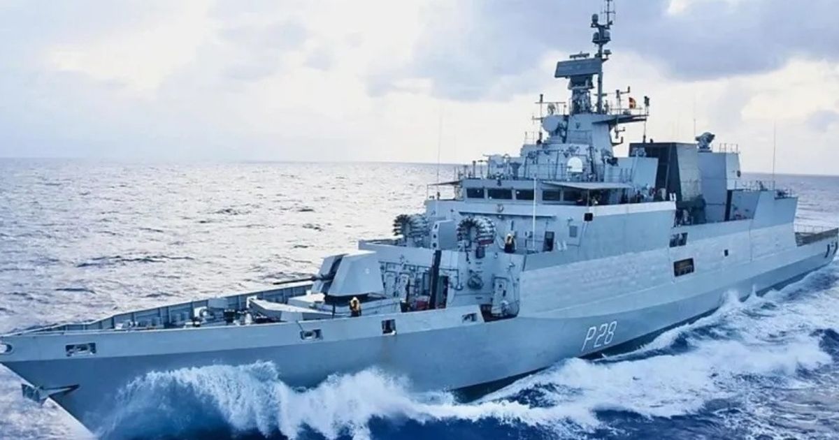 ரூ. 40,000 கோடியில் 8 நவீன போர்க்கப்பல்களைக் கட்டமைக்க இந்தியா முடிவு