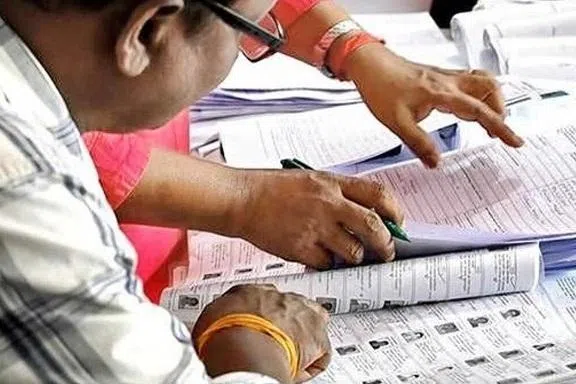 ஆந்திரா வாக்காளர் பட்டியலிலிருந்து 44.71 லட்சம் பேர் நீக்கம்