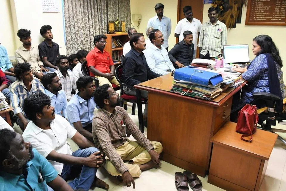 ஒரு வாரத்தில் நடவடிக்கை எடுக்காவிட்டால் கல்வித் துறையை முடக்கும் வகையில், போராட்டம் நடத்தப்படும் என்றும் அந்த இயக்கத்தின் தலைவர் பாவாணன் எச்சரிக்கை விடுத்துள்ளார்.