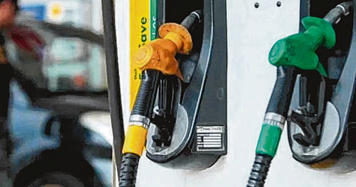 மலேசியா: 5.10 ரிங்கிட்டுக்குக் குறைந்த ரோன்97 பெட்ரோல்