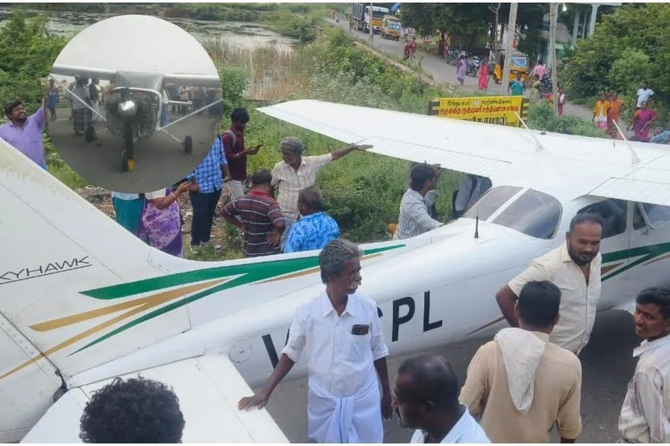 சாலையோரம் நின்று வேடிக்கை பார்த்த பொதுமக்கள் இதைக் கண்டு அதிர்ச்சி அடைந்தனர்.