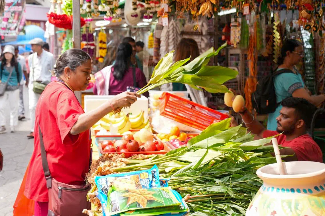 பொங்கல் விற்பனை சூடுபிடிக்கும்: லிட்டில் இந்தியா கடைக்காரர்கள் எதிர்பார்ப்பு