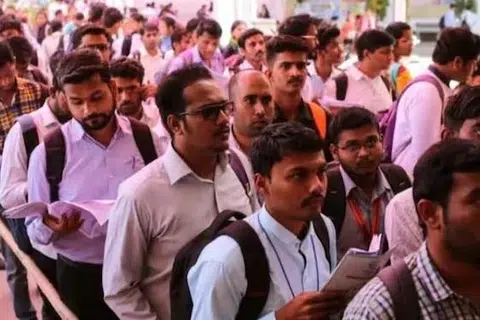 மகாராஷ்டிராவில் ஞாயிற்றுக்கிழமை (ஜூன் 27) நடைபெறவிருந்த ஆசிரியர் தகுதித் தேர்வு ரத்து செய்யப்பட்டுள்ளது.