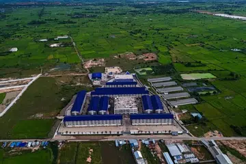 கம்போடியாவில் 200,000க்கும் அதிகமானவர்கள் மோசடி நிலையங்களில் வேலை செய்வதாகக் கூறப்படுகிறது.