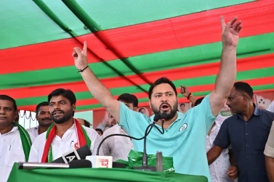 ஆண்டுதோறும் பெண்களுக்கு ரூ.30,000: தேஜஸ்வி யாதவ் வாக்குறுதி