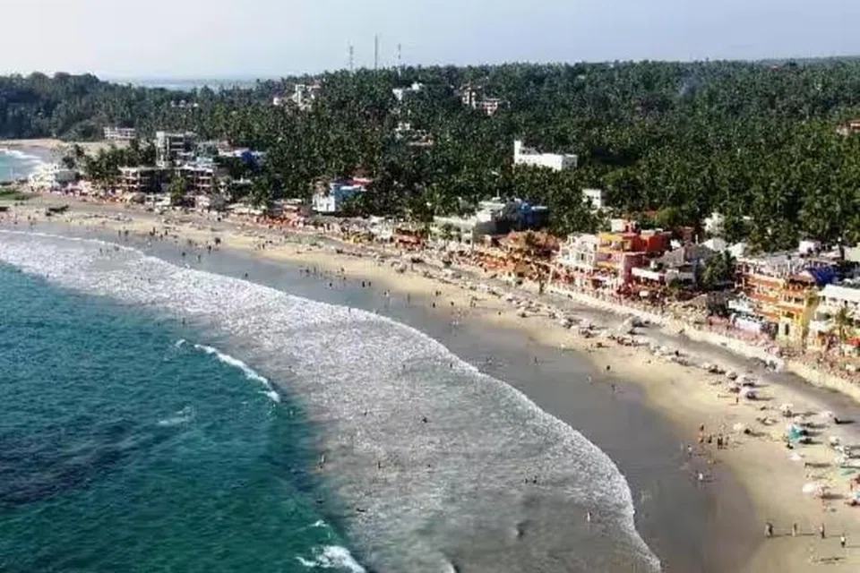 கோவளம் கடற்கரை.
