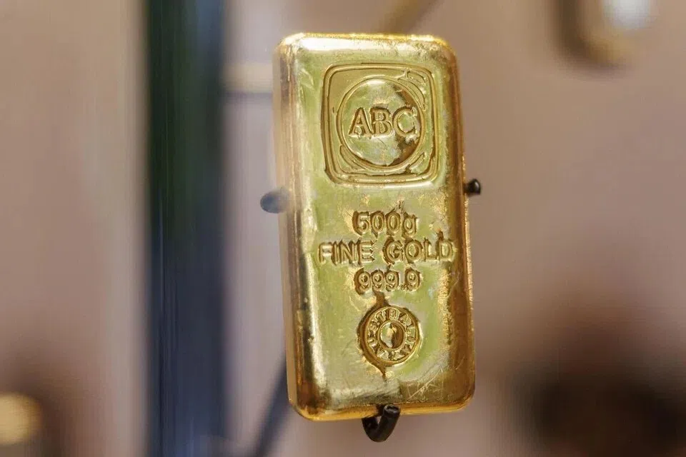 எட்டுக் கிலோ தங்கம் கடத்த முயன்ற நால்வர் கைது