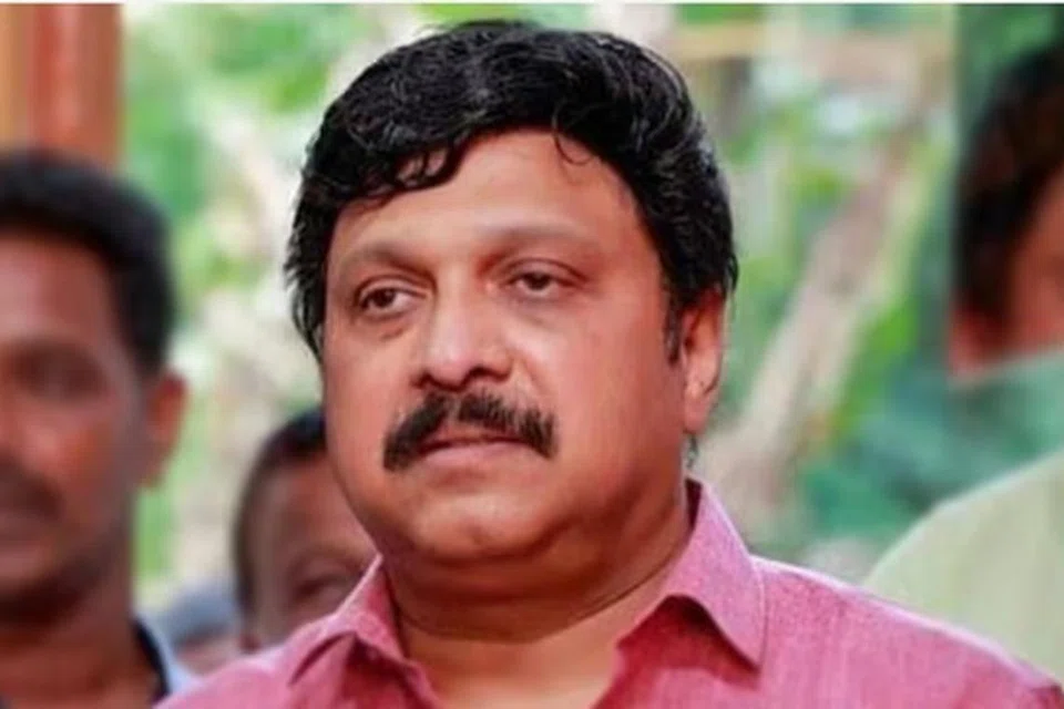 கேரள மாநிலப் போக்குவரத்துத் துறை அமைச்சர் கே.பி.கணேஷ் குமார். 