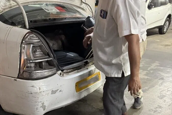 400 மீட்டர் பயணத்திற்கு ரூ.18,000 வசூலித்த டாக்சி ஓட்டுநர் கைது