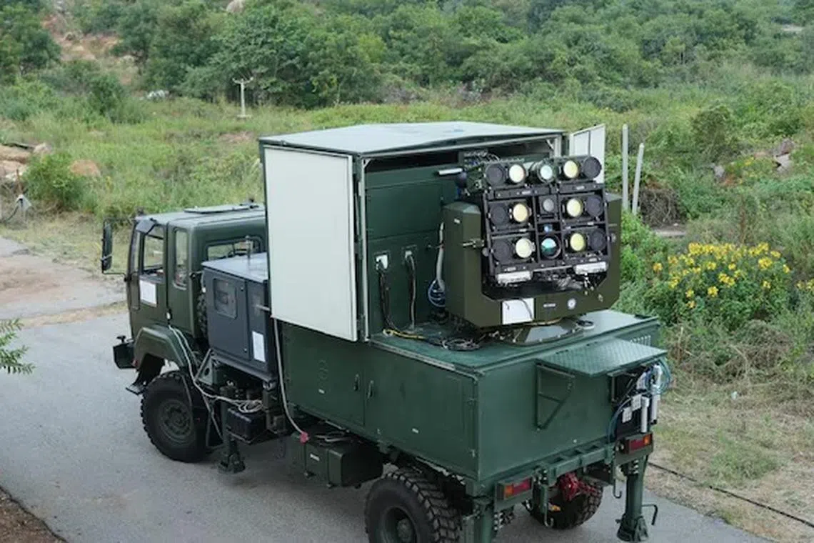 ‘டிரோன்’ எதிர்ப்பு ஆயுதச் சோதனையை வெற்றிகரமாக நடத்திய இந்திய விஞ்ஞானிகள்