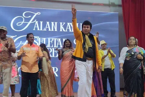ஒன்றுகூடல் நிகழ்ச்சியில் ‘எம்ஜிஆர்’ பாடல் அங்கம்.