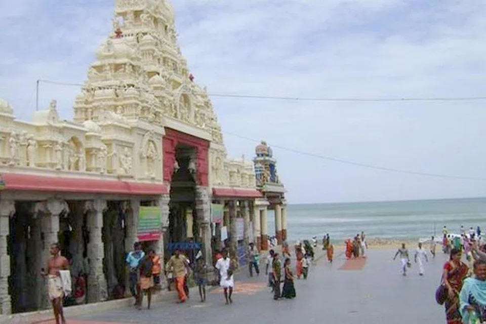 திருச்செந்தூர் முருகன் கோவில்.