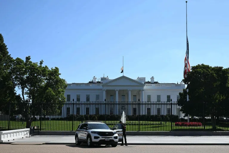 இஸ்ரேலின் தாக்குதலுக்குப் பிறகு கத்தார் பிரதமருடன் டிரம்ப் சந்திப்பு