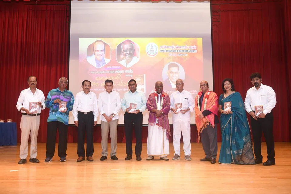 ‘தலைமுறை தாண்டியும் தமிழ்’ என்னும் தலைப்பு தொட்டுப் பேசியவர்கள், தமிழ் மொழியை அடுத்த தலைமுறையினரிடம் கொண்டு சேர்க்கும் கடமை அனைவருக்கும் உள்ளதென்றனர்.