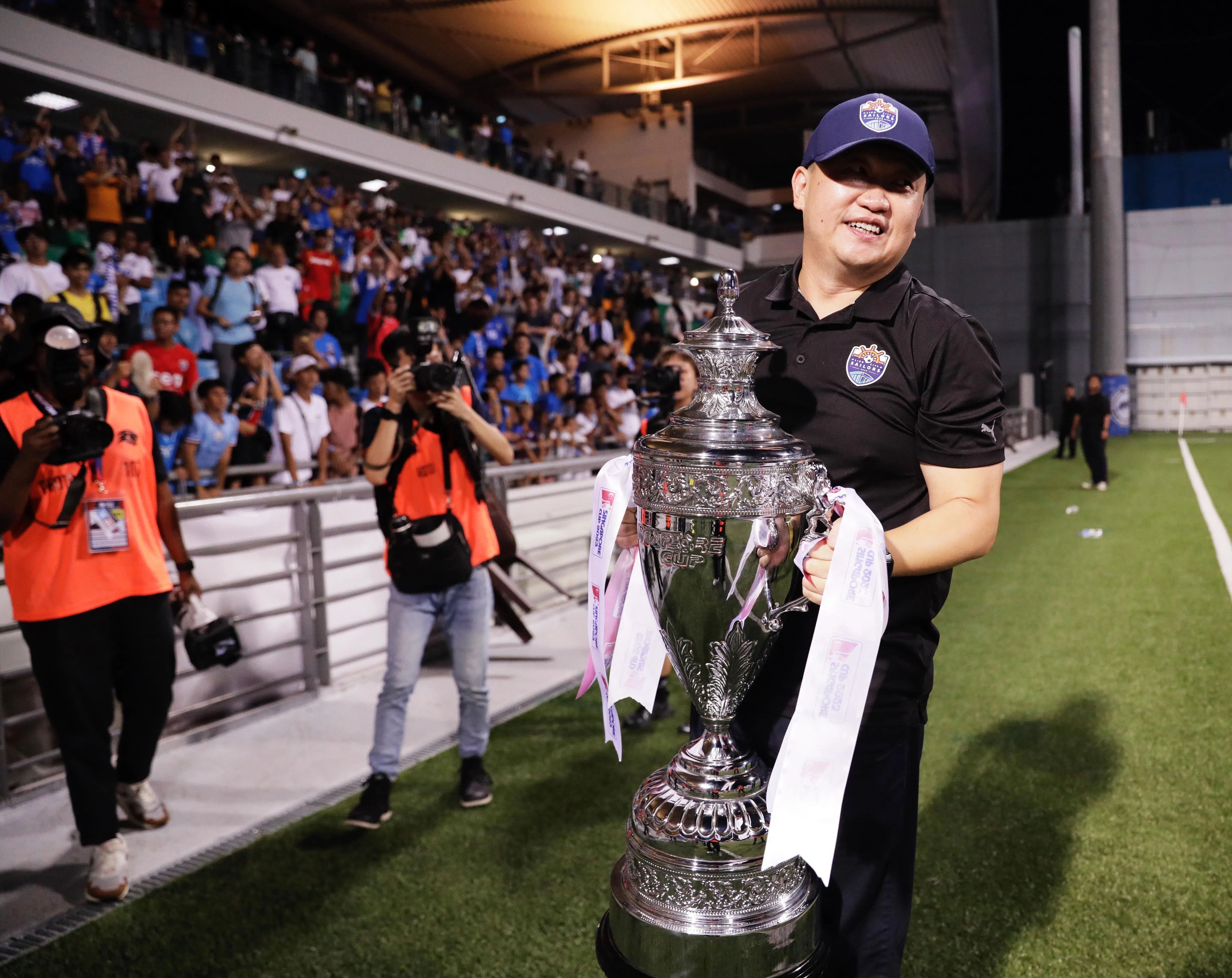 Billionaire Forrest Li 'seriously considering' a run for FAS presidency