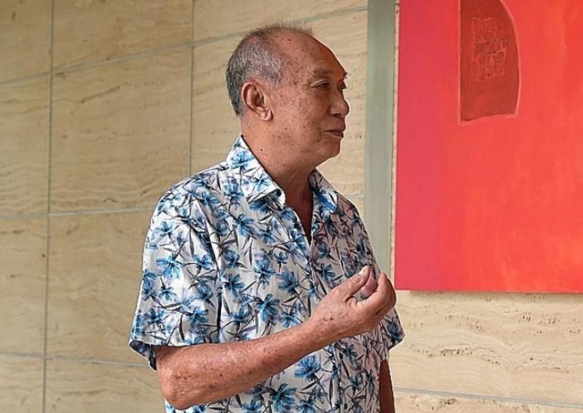 A self-made businessman, Loh Kiong Poot worked in the trading industry and retired in 1990 at the age of 47.