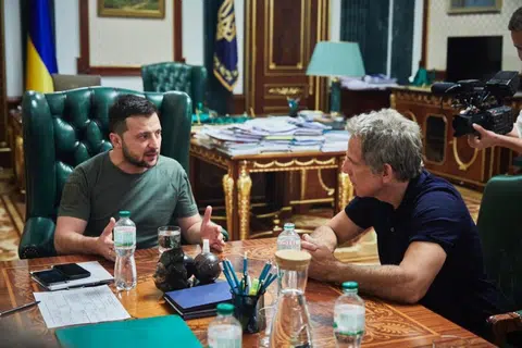 'You're my hero': Hollywood's Ben Stiller tells Ukrainian president Zelensky in Kyiv